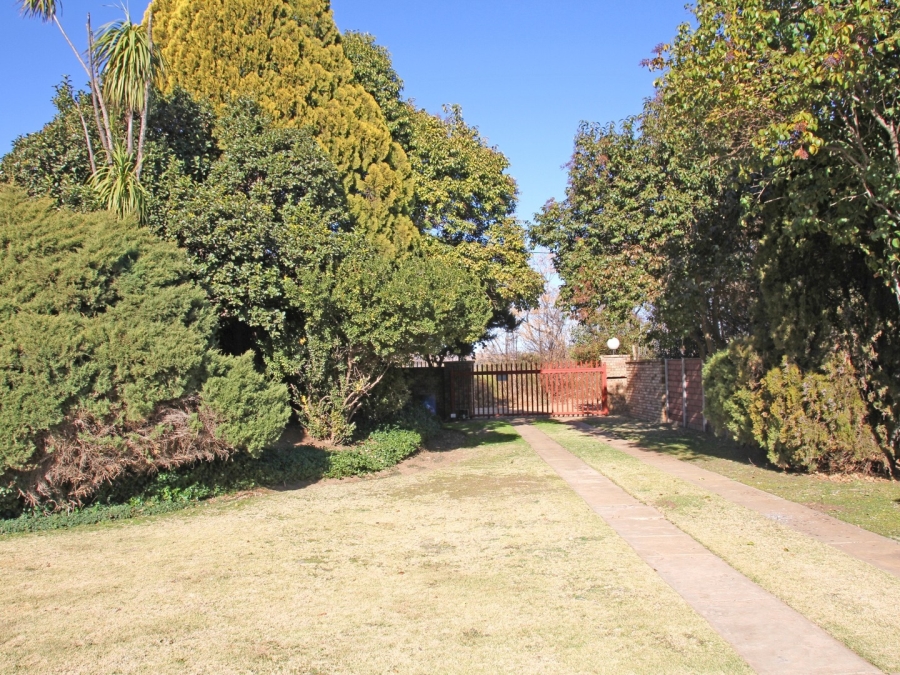 4 Bedroom Property for Sale in Vyfhoek A H North West